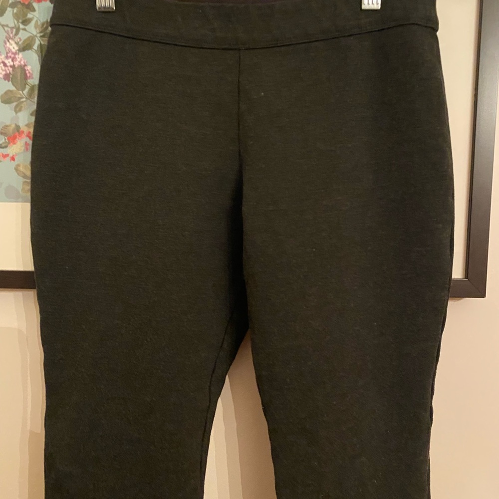 Studio M High Waist Ponte
Leggings, sz Small - Picture 5 of 9